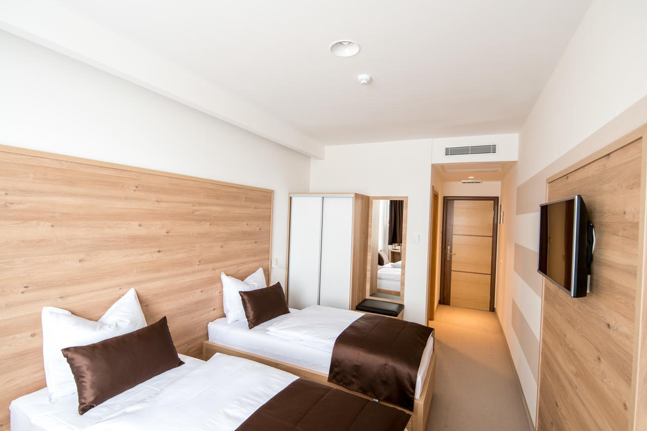 Hotel Novitas Livno Εξωτερικό φωτογραφία