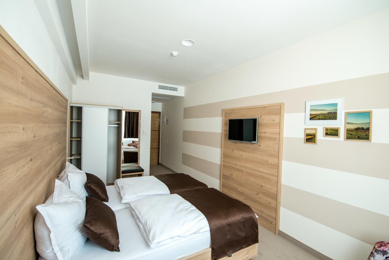 Hotel Novitas Livno Εξωτερικό φωτογραφία